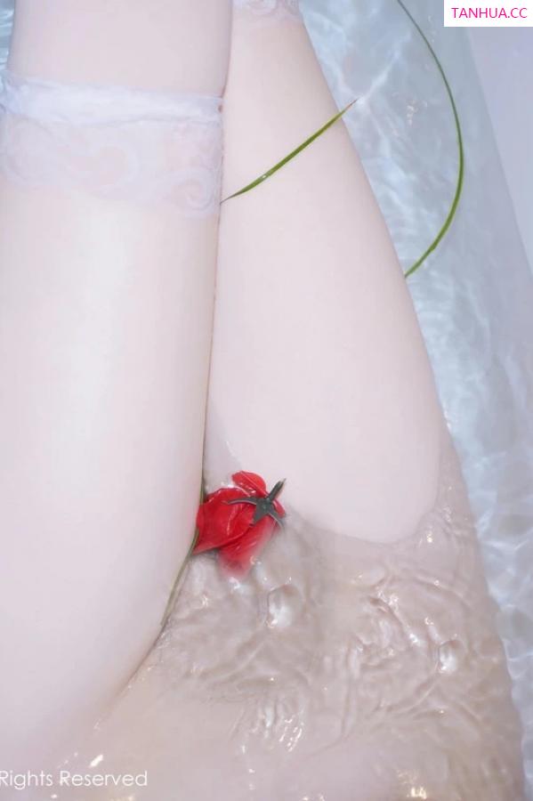   [XiuRen]高清写真图 2024.03.01 No.8162 梦灵儿Mini 丝袜美腿第31张图片